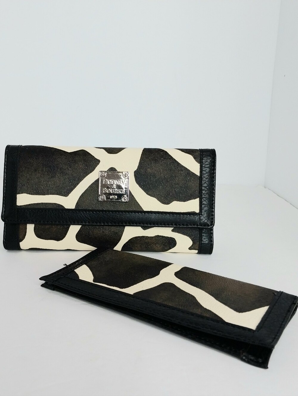 Dooney & Bourke Giraffe Print Continental Wallet Set